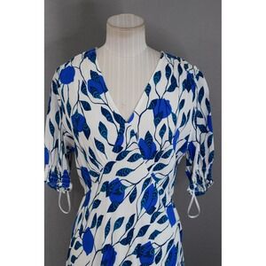 Diane Von Furstenberg Jemma Dress 10 Blue White V Neck Short Sleeve Floral